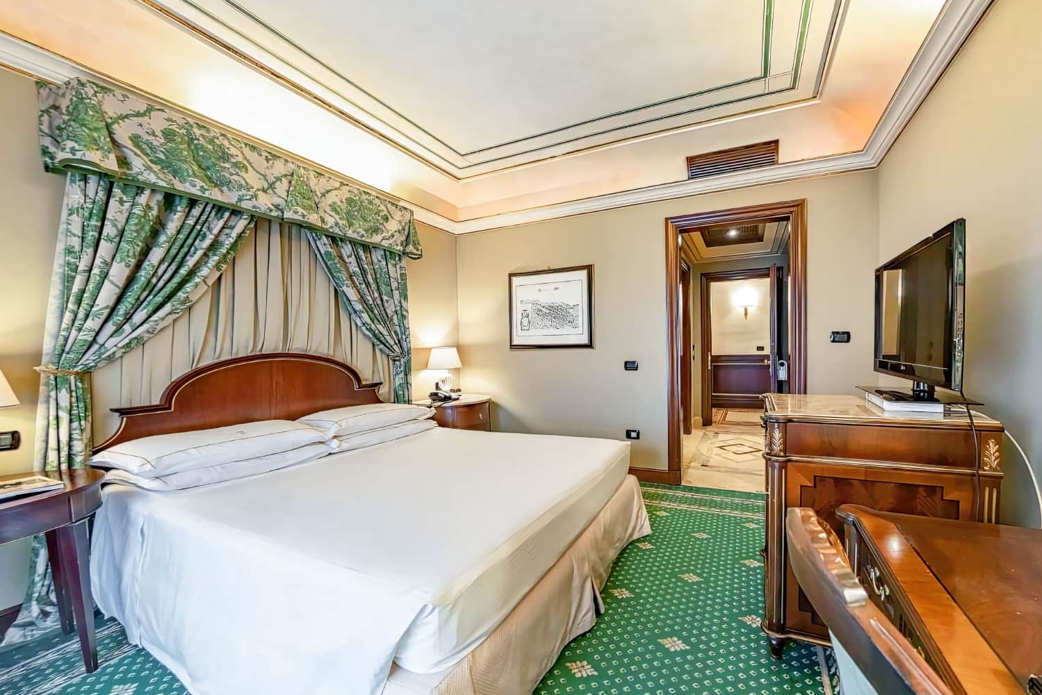 River Chateau Hotel
