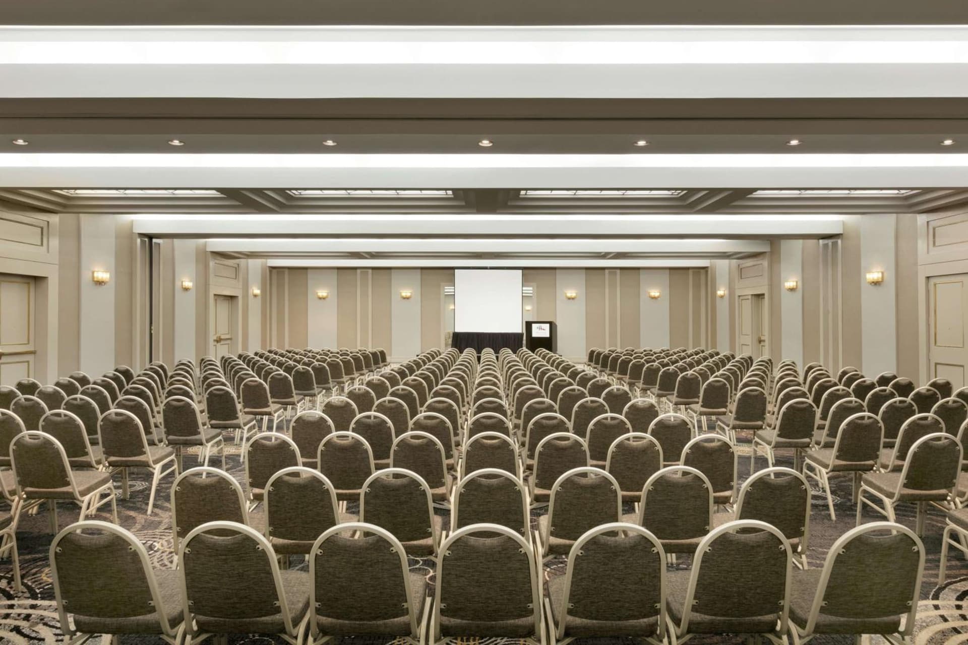 DoubleTree by Hilton New York LaGuardia