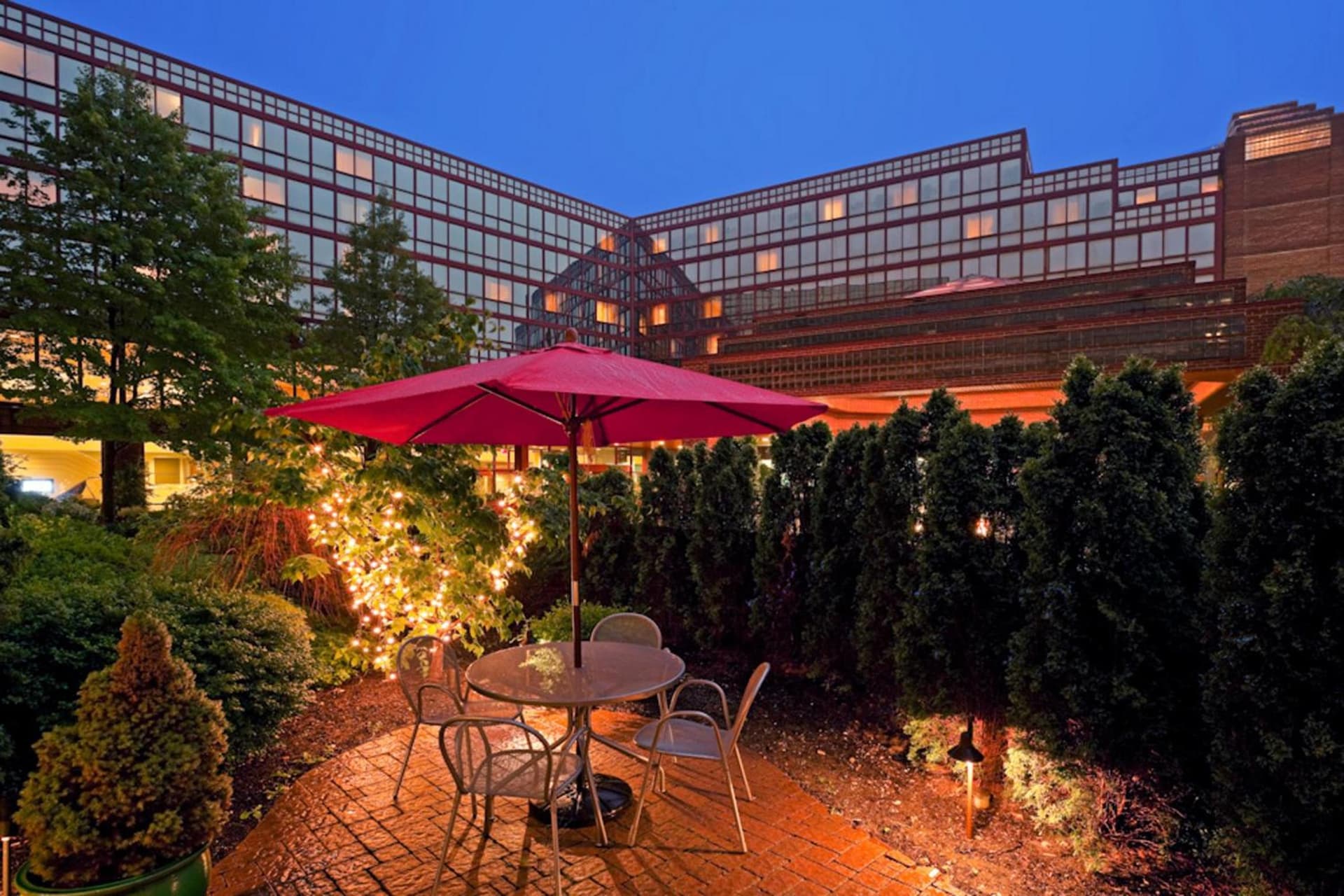 DoubleTree by Hilton New York LaGuardia