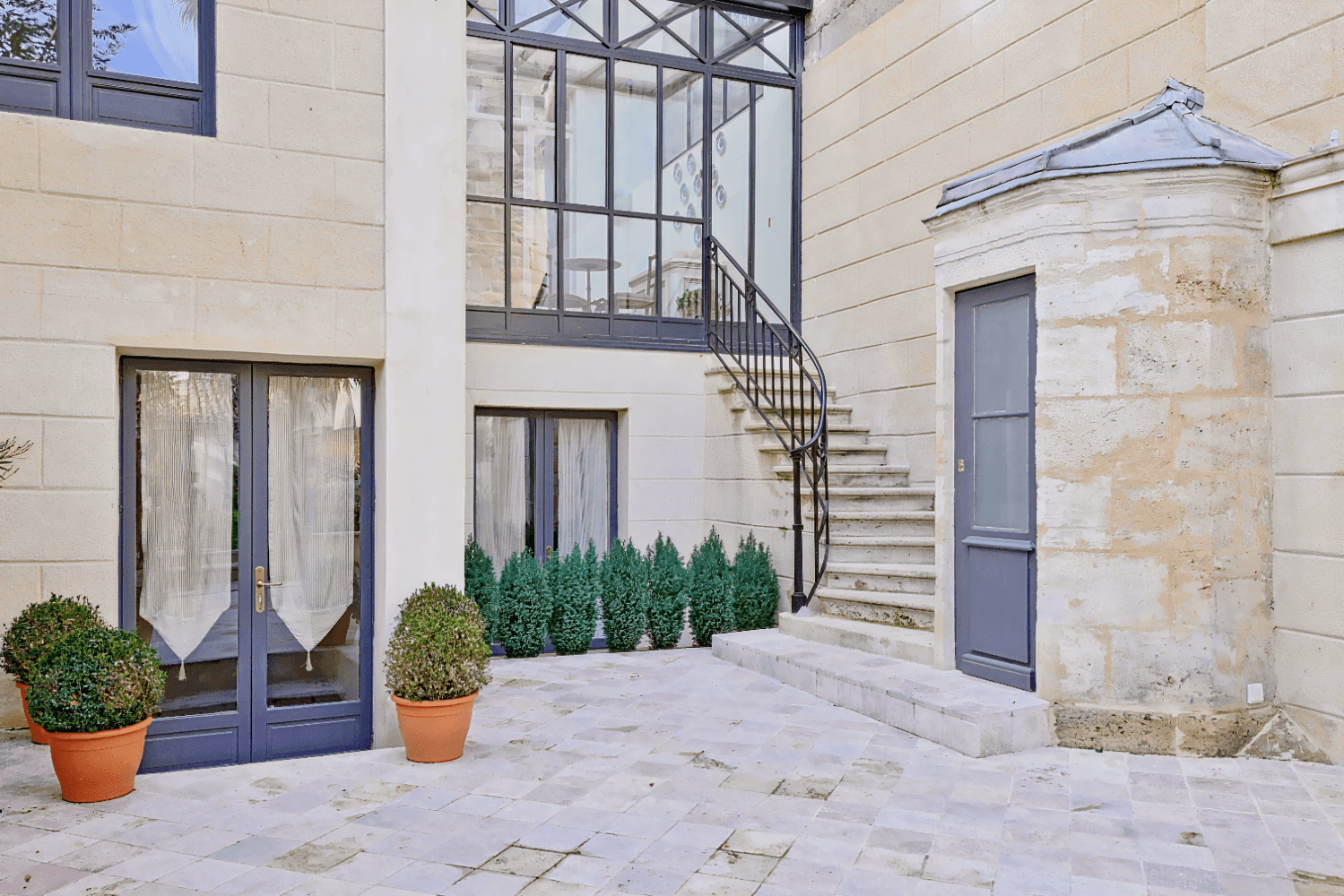 Villa Victor Louis