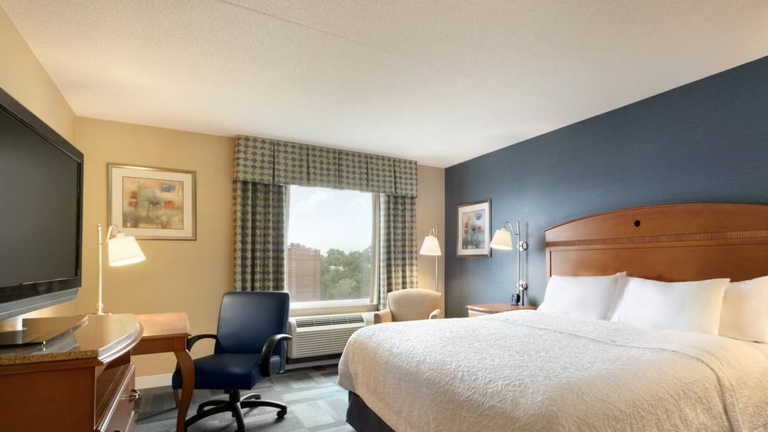 Hampton Inn New York - LaGuardia Airport